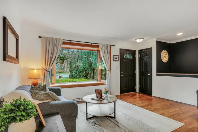 $380,000 | 358 Rye Road, Mundelein, IL 60060