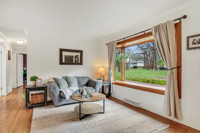 $380,000 | 358 Rye Road, Mundelein, IL 60060