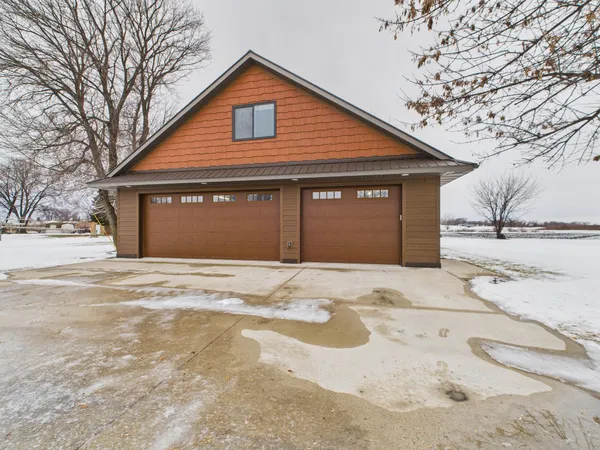 $995,000 | 28840 South Shore Drive, Starbuck, MN 56381