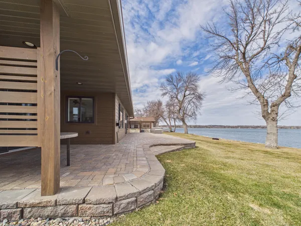 $995,000 | 28840 South Shore Drive, Starbuck, MN 56381
