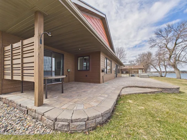 $995,000 | 28840 South Shore Drive, Starbuck, MN 56381