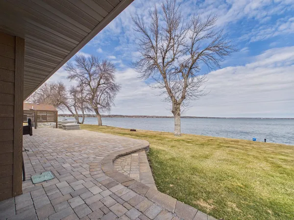 $995,000 | 28840 South Shore Drive, Starbuck, MN 56381