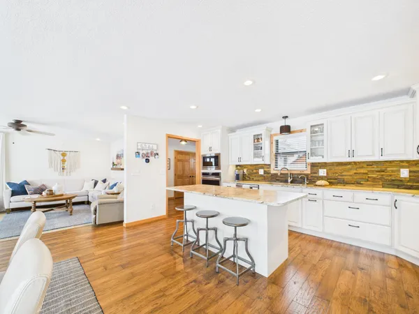 $995,000 | 28840 South Shore Drive, Starbuck, MN 56381