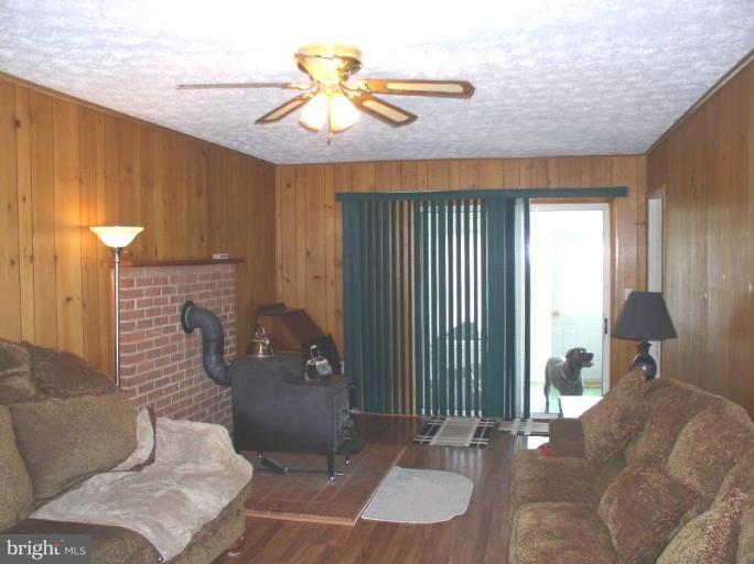 390 Russell Road Berryville, VA 22611 - Photo 4 of 5 Den