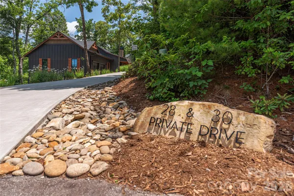 $2,060,000 | 28 Garren View Drive, Fairview, NC 28730