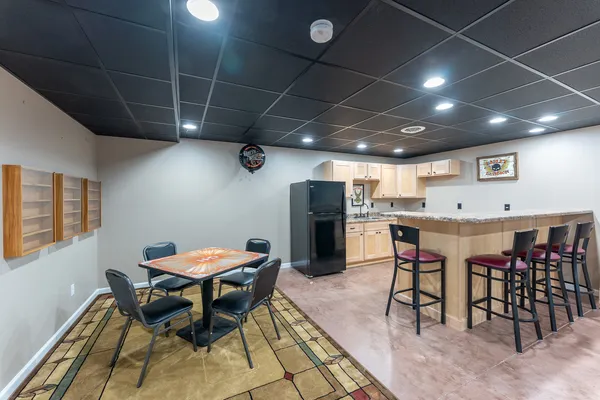 $390,000 | 125 Old Bloomfield Road, Vienna, IL 62995