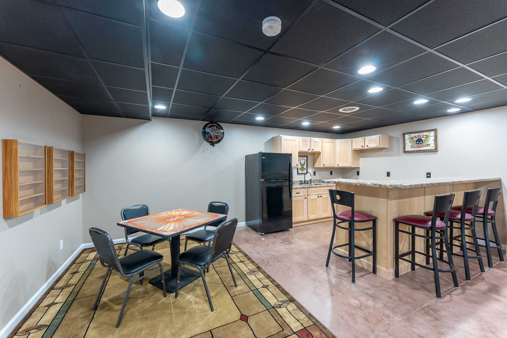 125 Old Bloomfield Road Vienna, IL 62995 - Photo 39 of 53 a room with furniture and pool table