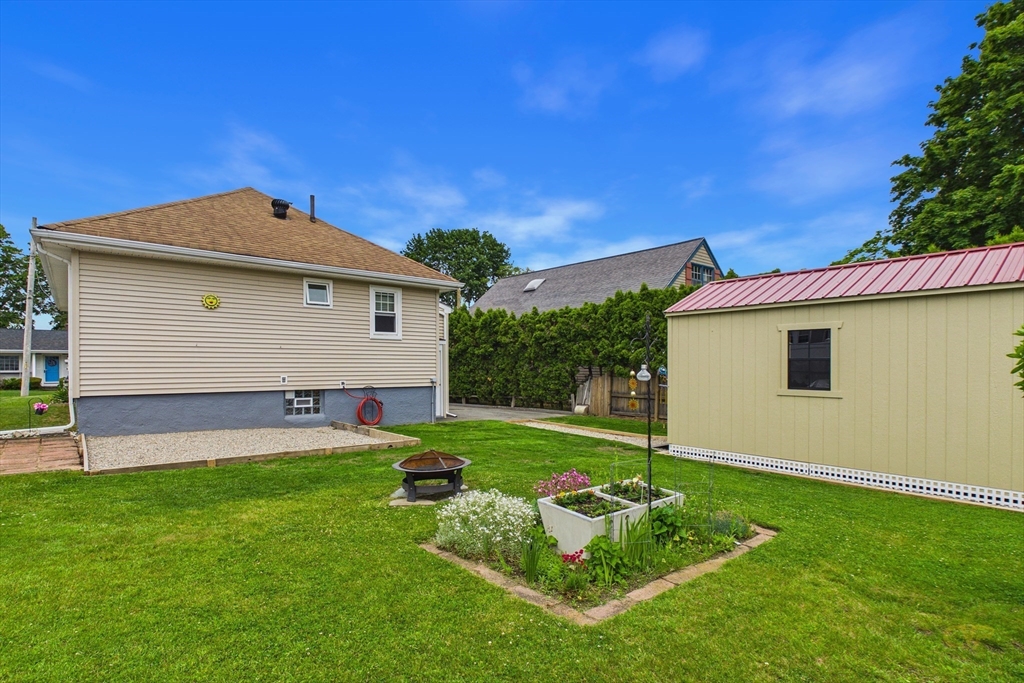 21 Sycamore Street Fairhaven, MA 02719 - Photo 16 of 22