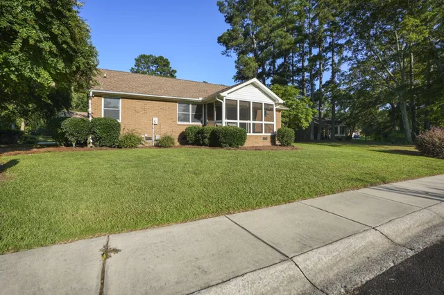$222,500 | 1 Meadowcrest Trail, Orangeburg, SC 29115
