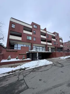 $2,700 | 20 Central Street, Unit 215, Salem, MA 01970