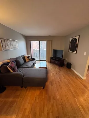 $2,500 | 20 Central Street, Unit 215, Salem, MA 01970