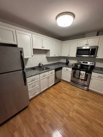 $2,500 | 20 Central Street, Unit 215, Salem, MA 01970
