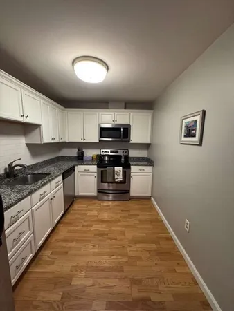 $2,500 | 20 Central Street, Unit 215, Salem, MA 01970