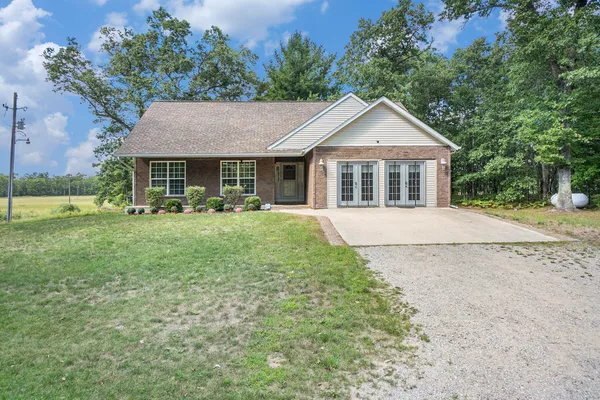 $399,500 | 2715 West 13 Mile Road, Bitely, MI 49309