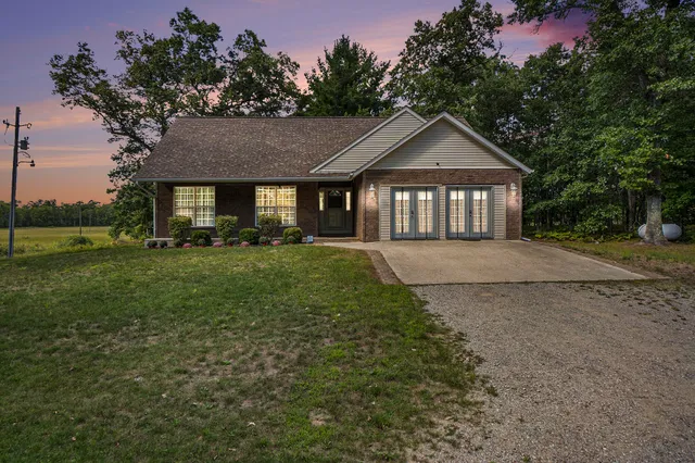 $399,500 | 2715 West 13 Mile Road, Bitely, MI 49309