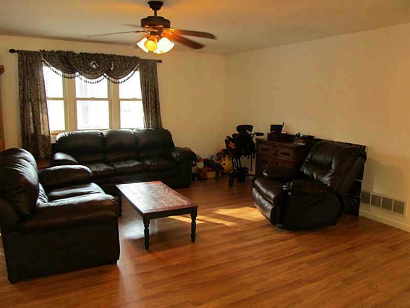 114 Rustic Wood Road Parker, PA 16049 - Photo 3 of 20 Living Room.