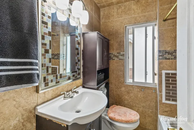 $109,900 | 355 South Myrtle Avenue, Kankakee, IL 60901