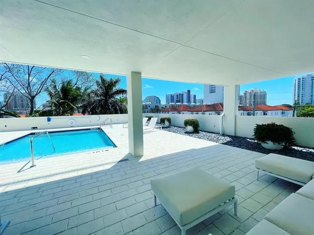 $889,000 | 332 Cocoanut Avenue, Unit 505, Sarasota, FL 34236