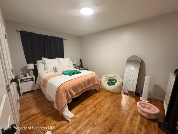 $2,100 | 633 Main Street, Unit 205, Dickson City, PA 18519