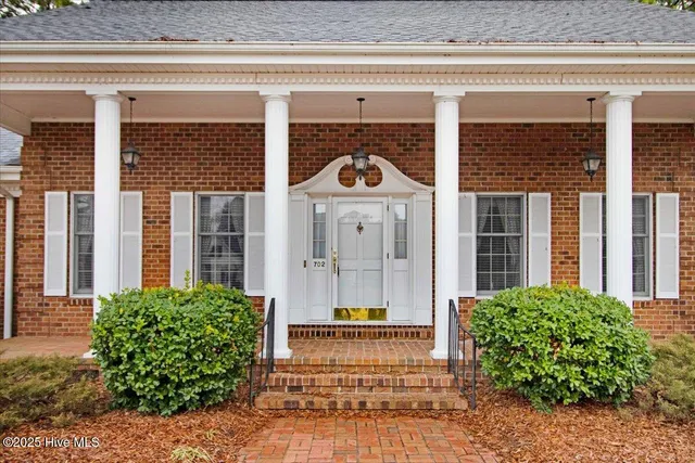 $325,000 | 702 Hillcrest Drive, Mount Olive, NC 28365