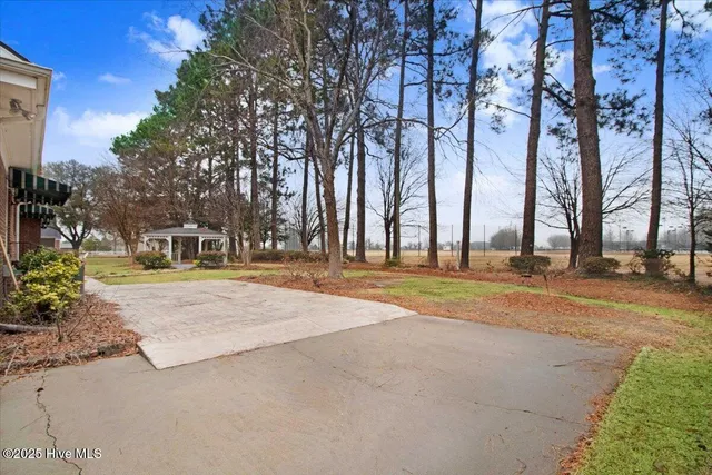 $325,000 | 702 Hillcrest Drive, Mount Olive, NC 28365