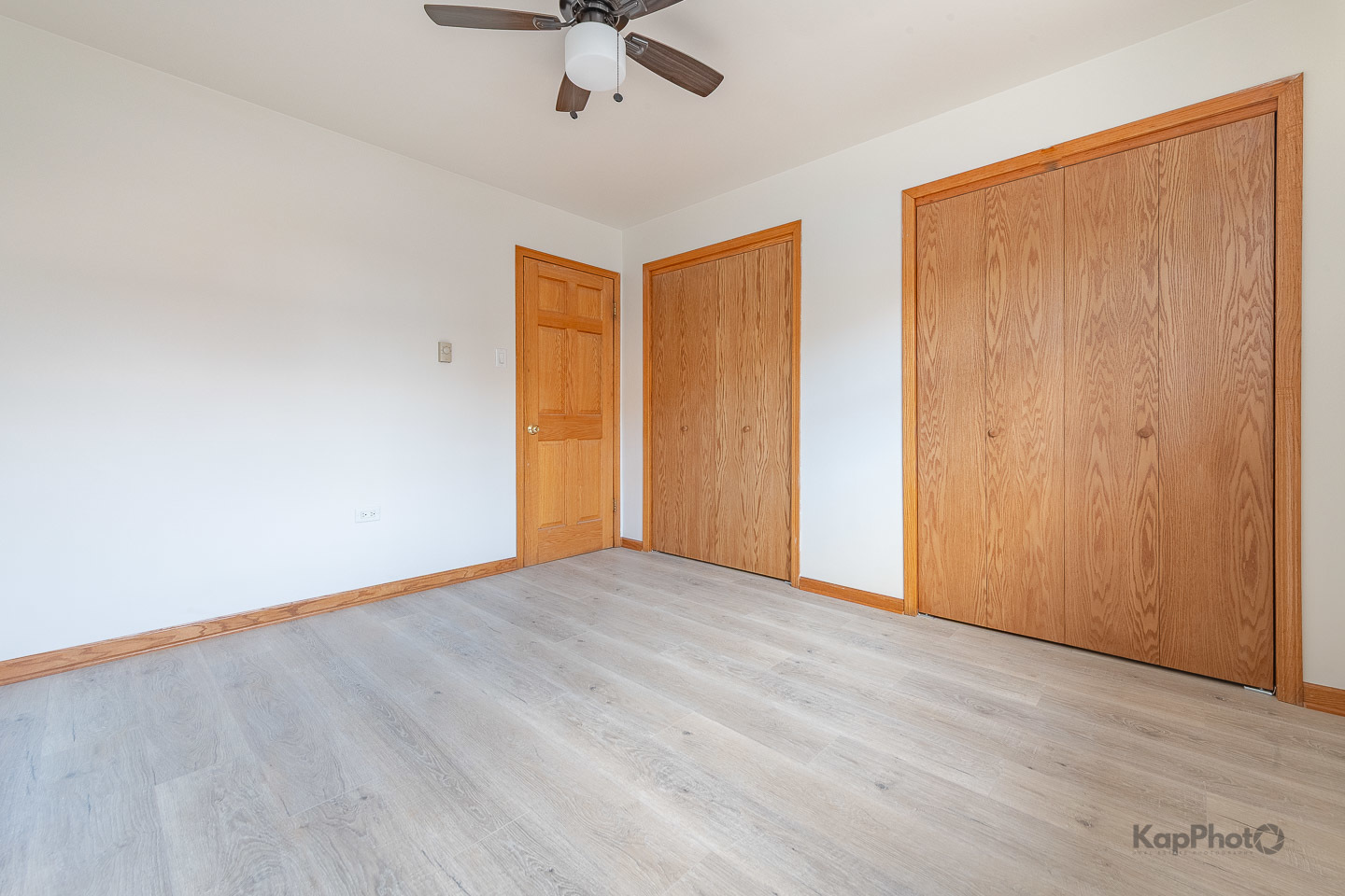 6914 West 65th Street, Unit 7 Chicago, IL 60638 - Photo 18 of 28 wooden floor in an empty room