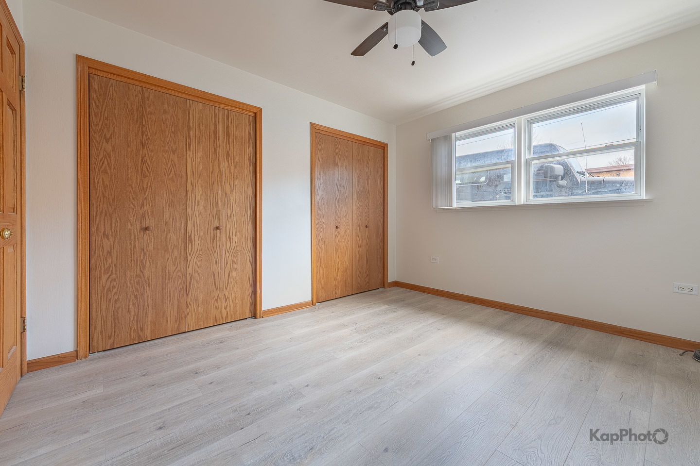 6914 West 65th Street, Unit 7 Chicago, IL 60638 - Photo 20 of 28 a view of an empty room with a window