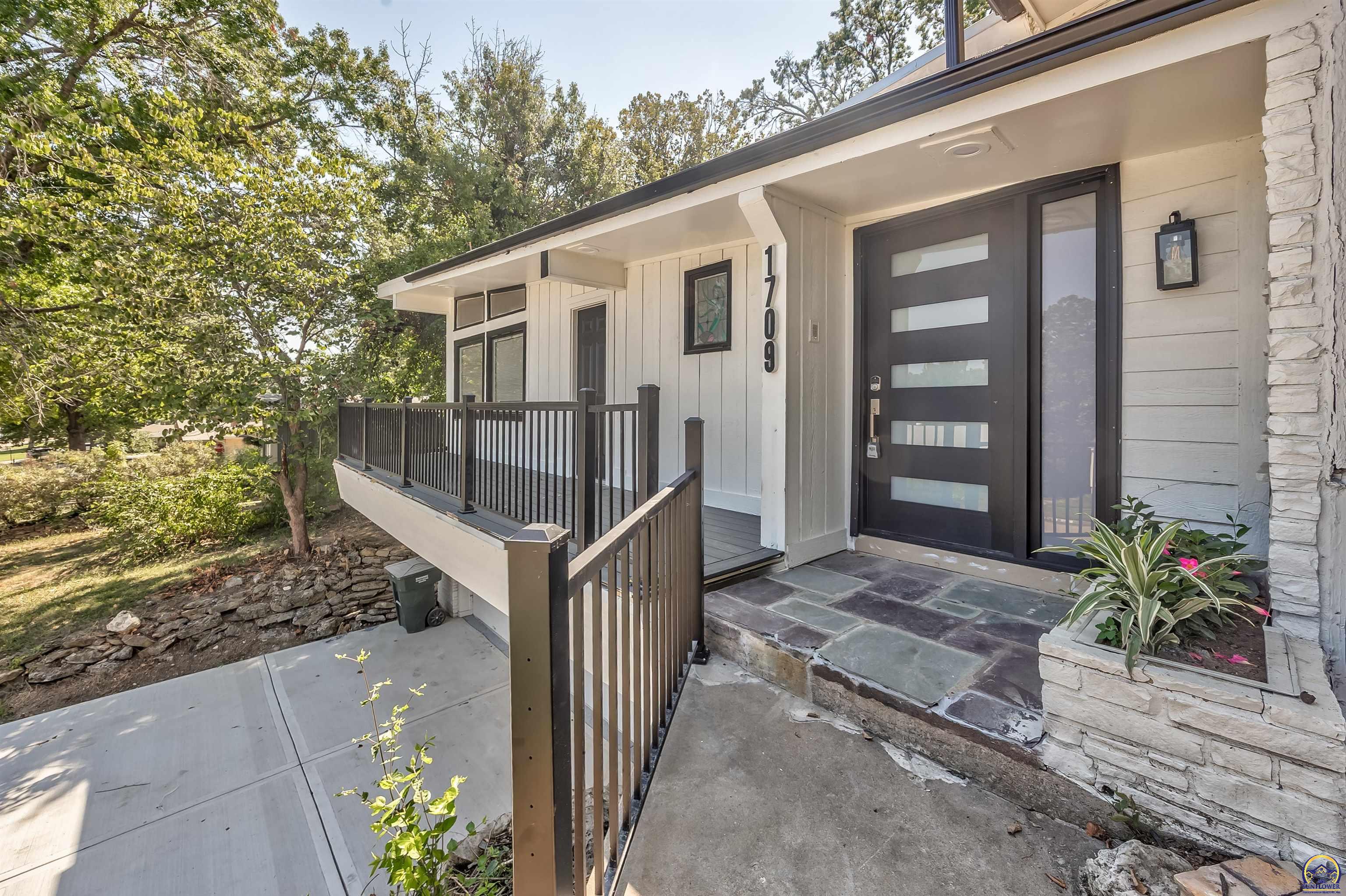 1709 Southwest 26th Street Topeka, KS 66611 - Photo 4 of 40 Gallery Image 4