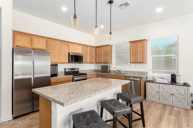 $3,900 | 10112 East Trent Avenue, Mesa, AZ 85212