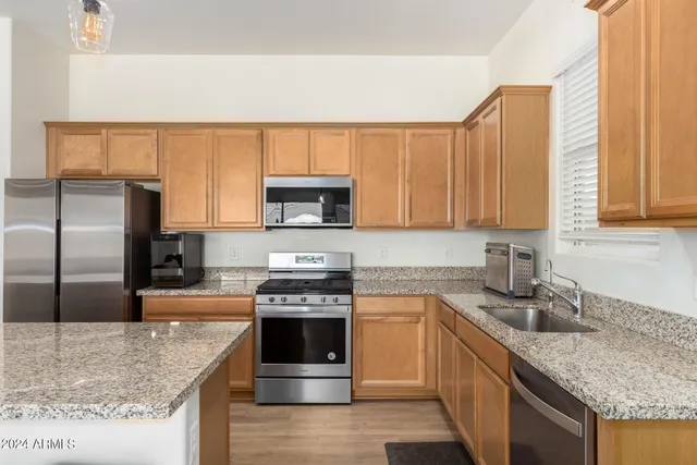 $3,900 | 10112 East Trent Avenue, Mesa, AZ 85212