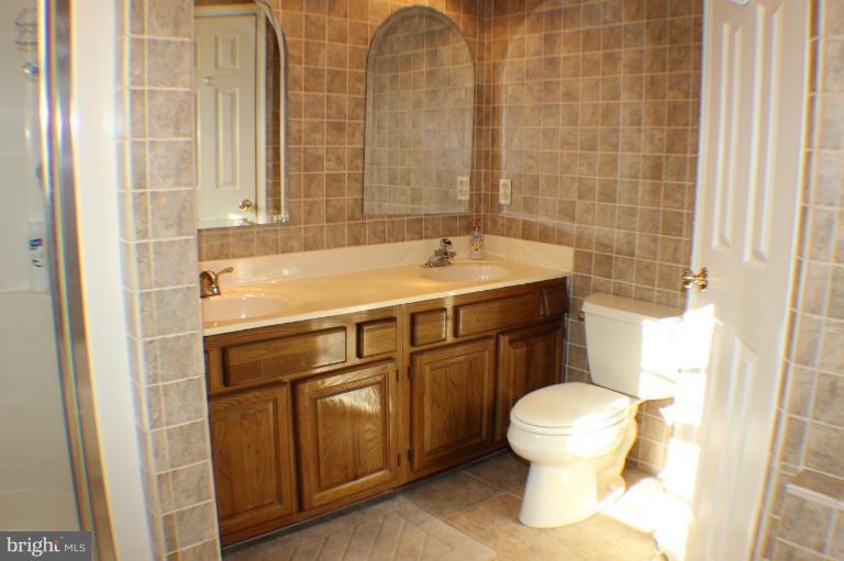 8023 Rocky Run Road Gainesville, VA 20155 - Photo 21 of 30 Bath (Master)