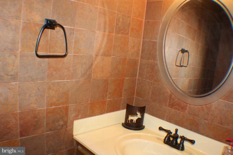 8023 Rocky Run Road Gainesville, VA 20155 - Photo 29 of 30 Main level powder room