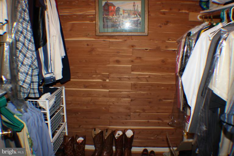 8023 Rocky Run Road Gainesville, VA 20155 - Photo 4 of 30 Master Walk in closet