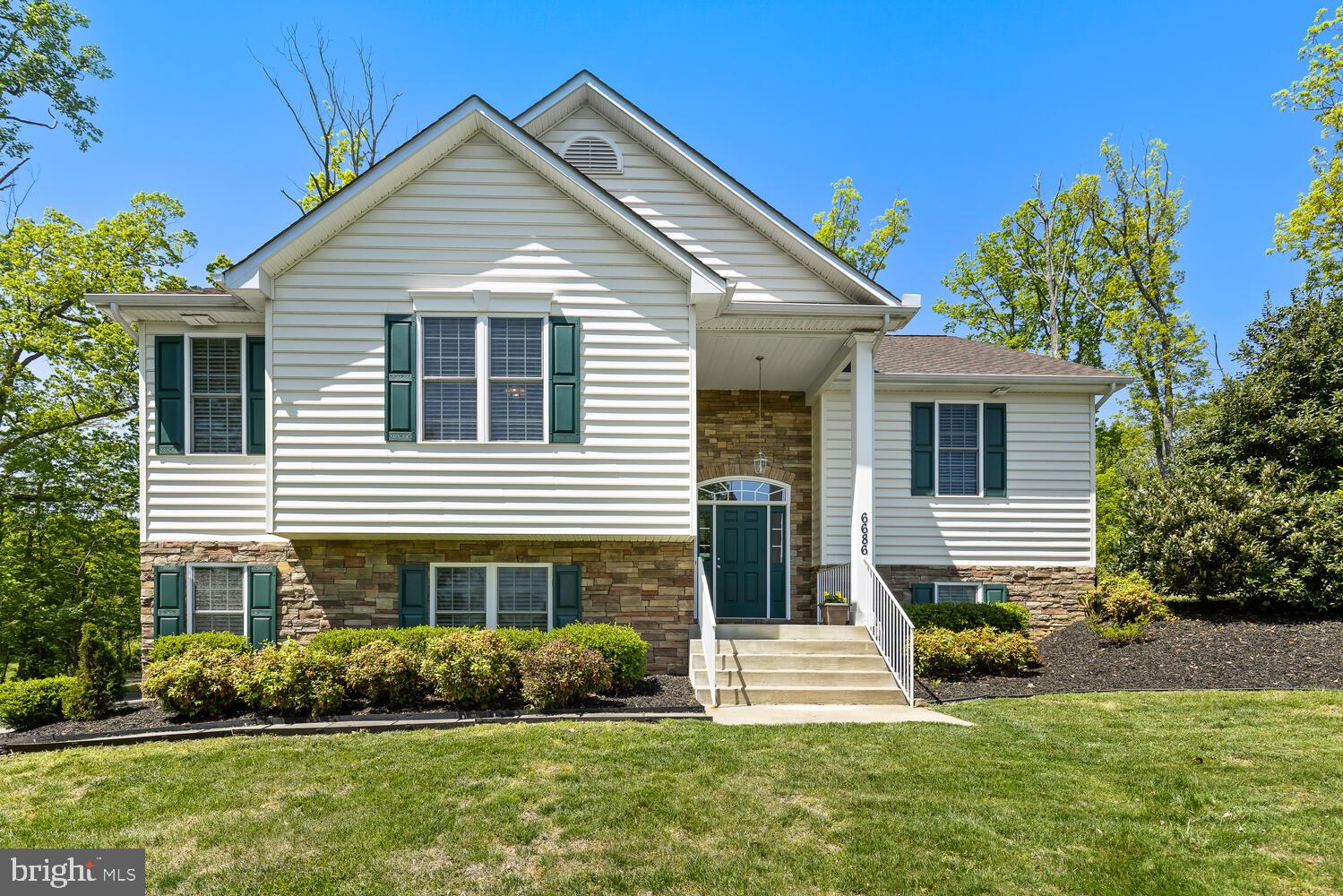 6686 Kelly Road Warrenton, VA 20187 - Photo 1 of 37 Welcome Home!