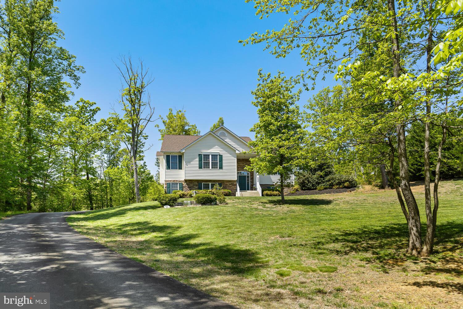 6686 Kelly Road Warrenton, VA 20187 - Photo 2 of 37 Gallery Image 2