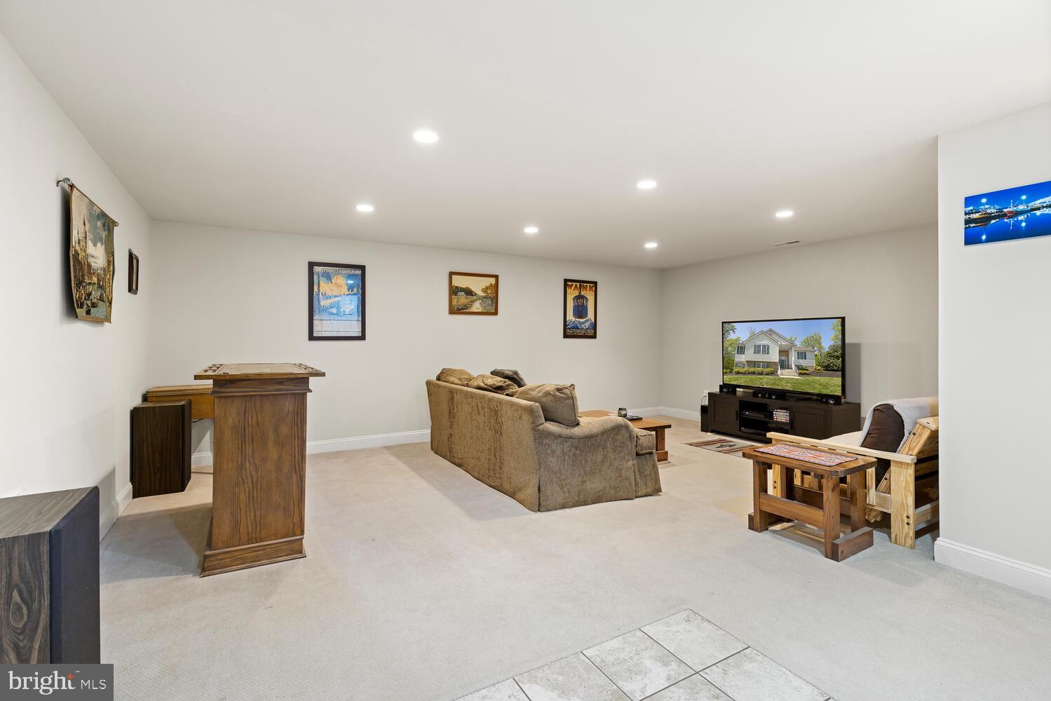 6686 Kelly Road Warrenton, VA 20187 - Photo 25 of 37 Lower level rec rm, perfect for watching games!