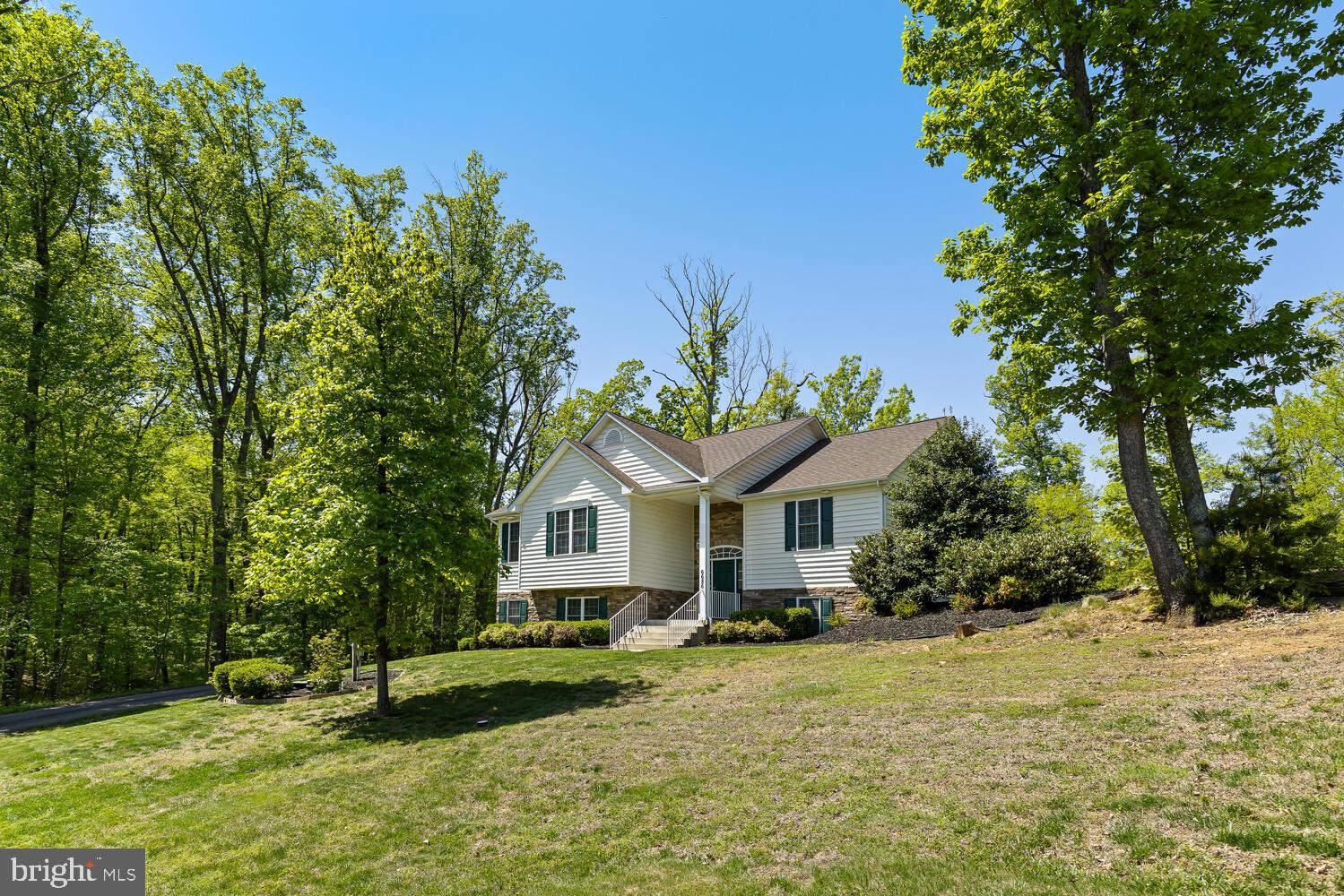 6686 Kelly Road Warrenton, VA 20187 - Photo 3 of 37 Gallery Image 3