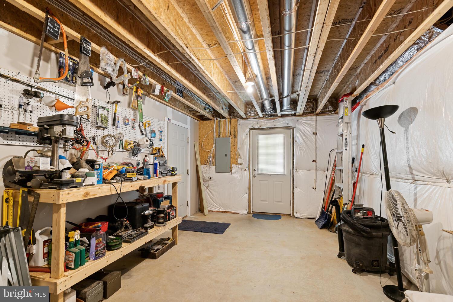 6686 Kelly Road Warrenton, VA 20187 - Photo 32 of 37 Perfect space for a worksop off the garage!