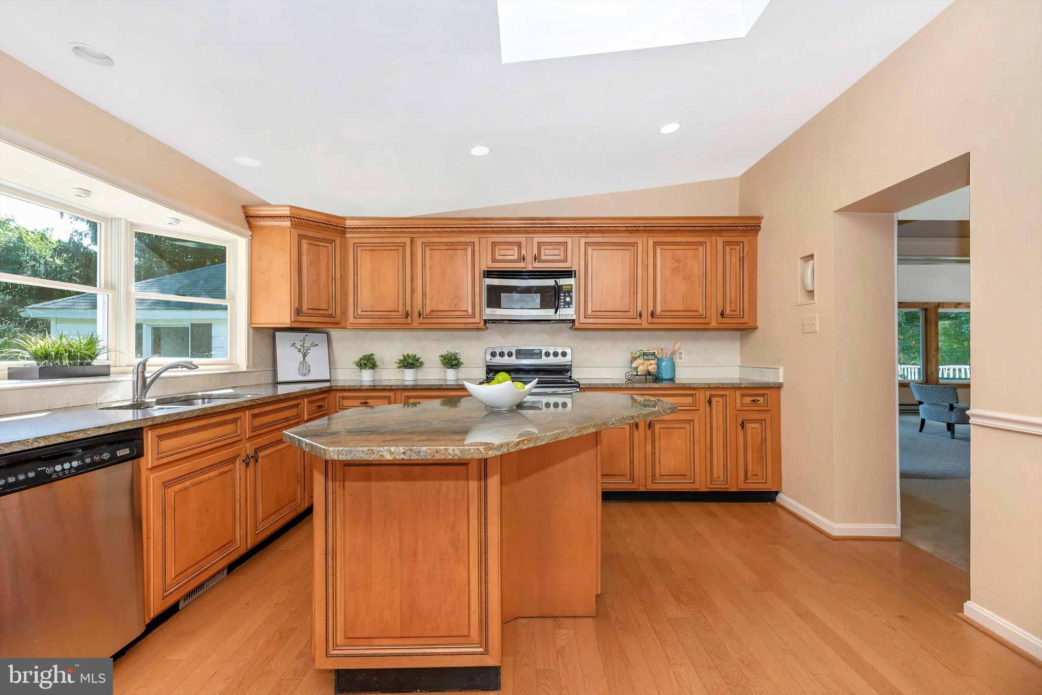19121 Windsor Forest Road Mount Airy, MD 21771 - Photo 12 of 77