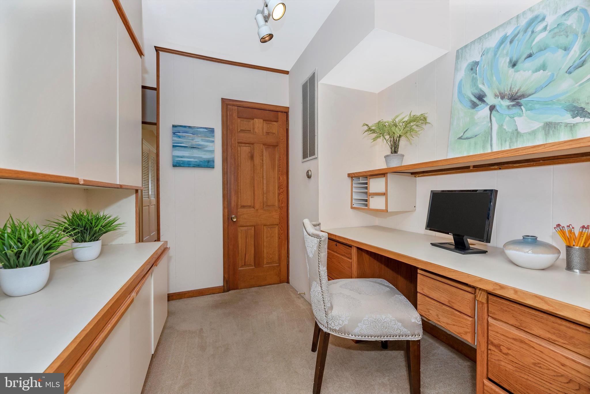 19121 Windsor Forest Road Mount Airy, MD 21771 - Photo 25 of 77 Office Nook