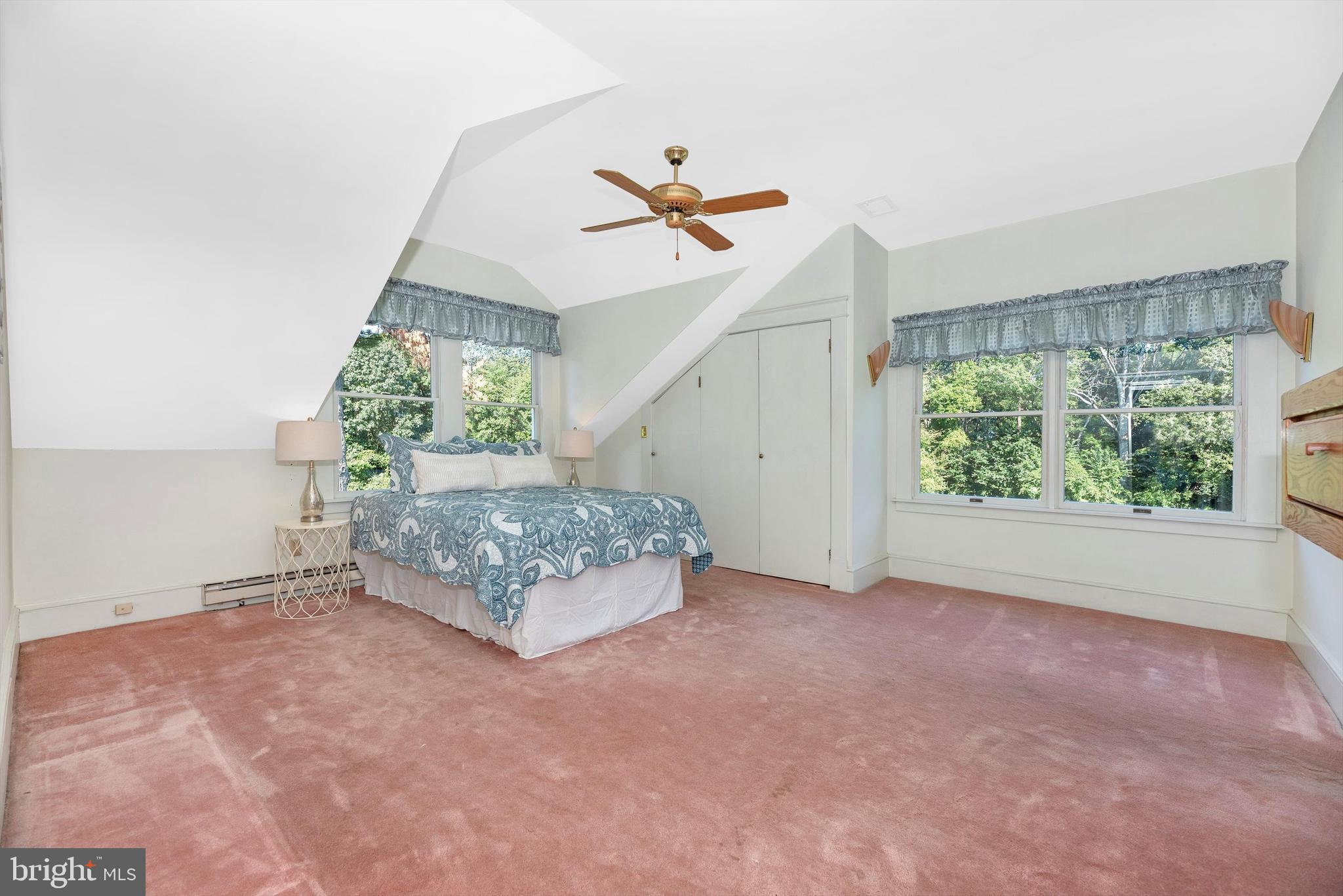 19121 Windsor Forest Road Mount Airy, MD 21771 - Photo 27 of 77 Master bedroom