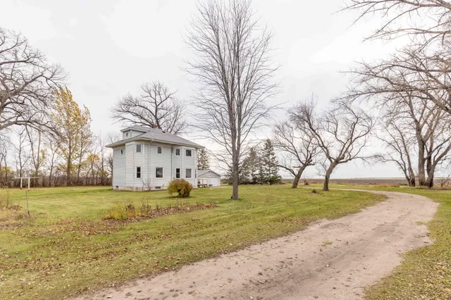 $319,900 | 13741 90th Avenue South, Sabin, MN 56580