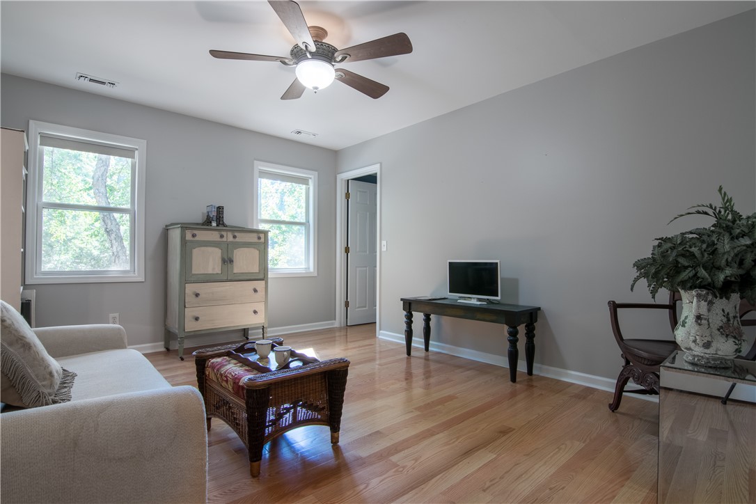 301 Lakeside Drive Seneca, SC 29672 - Photo 31 of 37