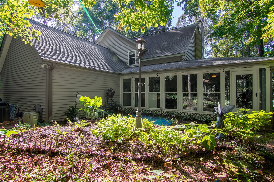 301 Lakeside Drive Seneca, SC 29672 - Photo 33 of 37