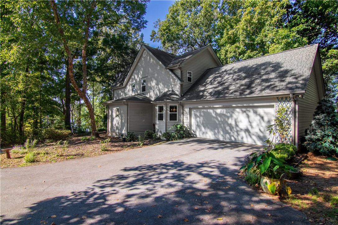 301 Lakeside Drive Seneca, SC 29672 - Photo 34 of 37