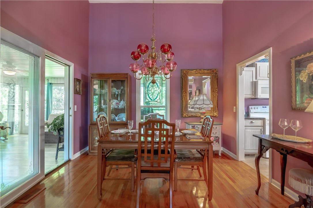 301 Lakeside Drive Seneca, SC 29672 - Photo 10 of 37