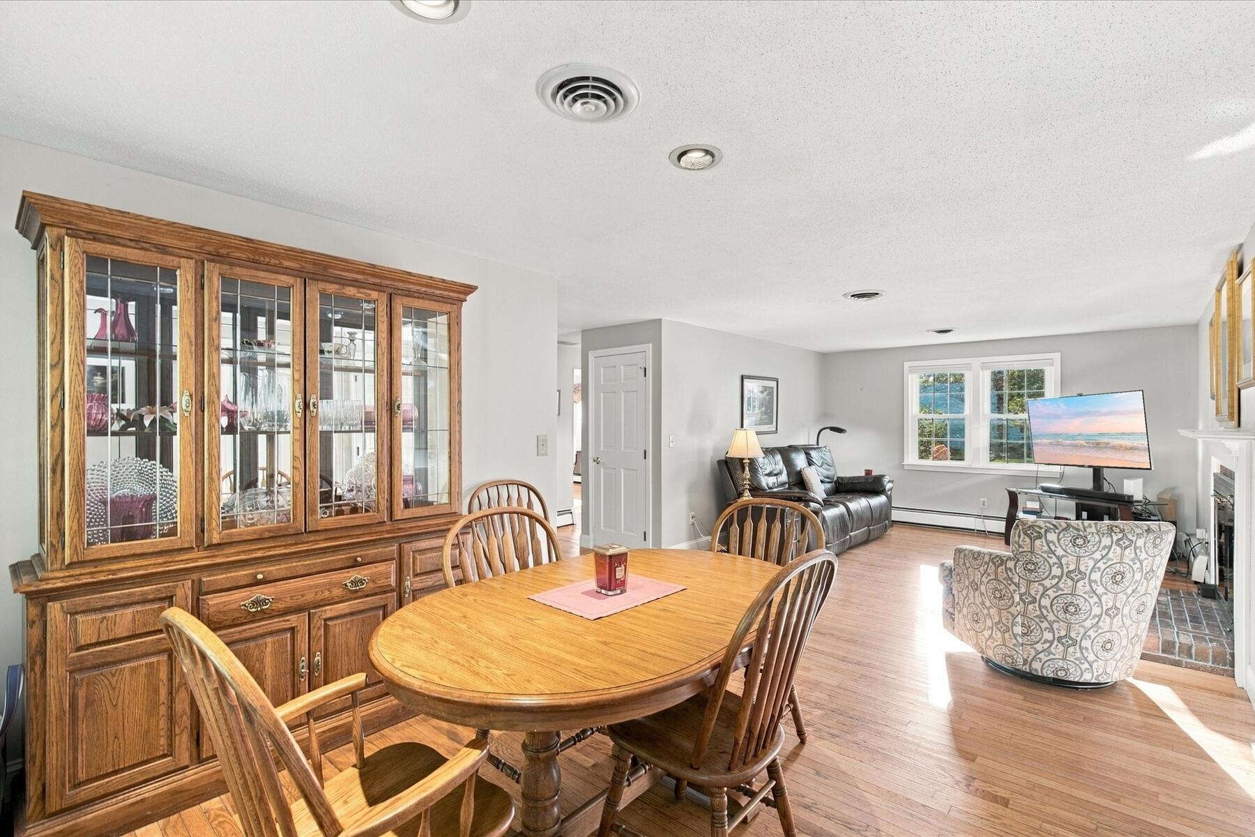 402 Prince Hinckley Road Centerville, MA 02632 - Photo 13 of 30 DR2