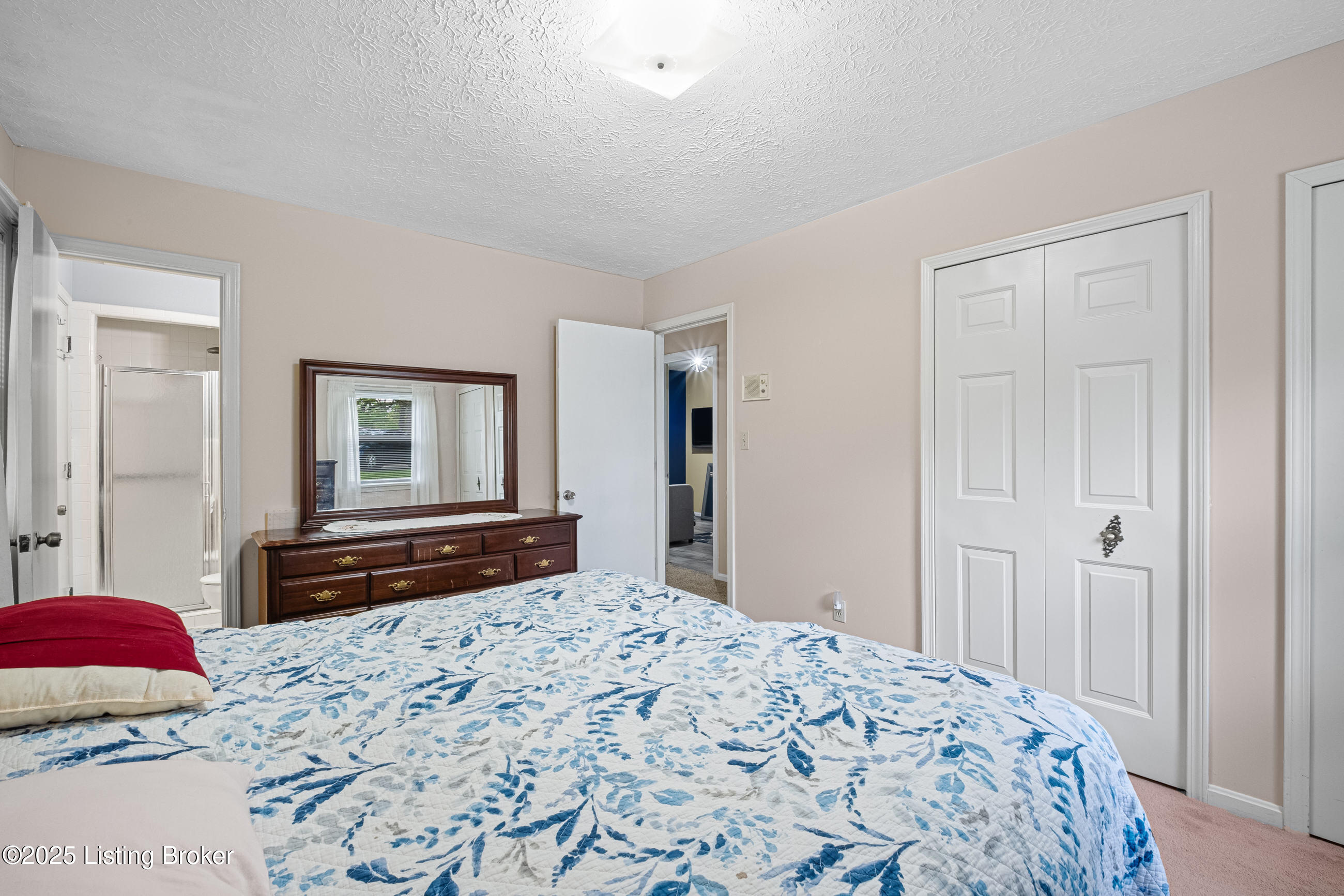 3311 Chenoweth Run Road Louisville, KY 40299 - Photo 18 of 50 3311chenoweth_louisvillerealestatemedia_