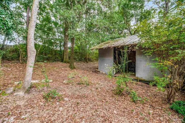 $399,000 | 7619 Lakeside Drive, Milton, FL 32583