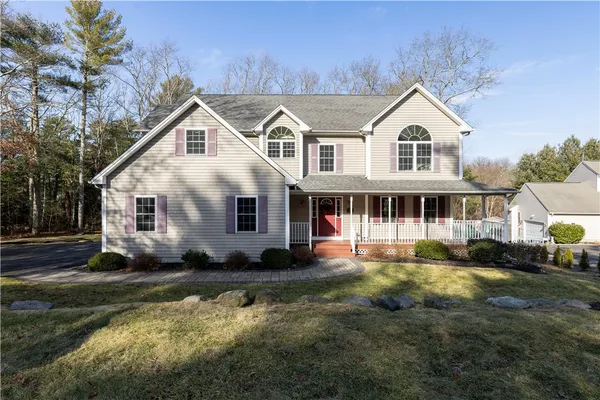 $949,900 | 47 Wooded Grove Circle, South Kingstown, RI 02892